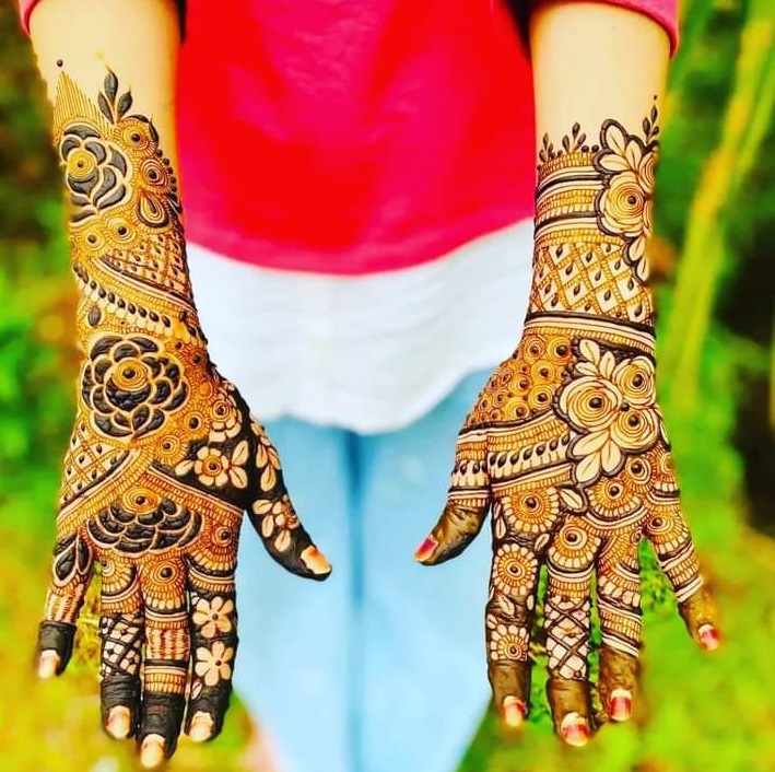 Minimalist groom mehndi with simple  motifs for weddings - Mahi Mehndi Artist.